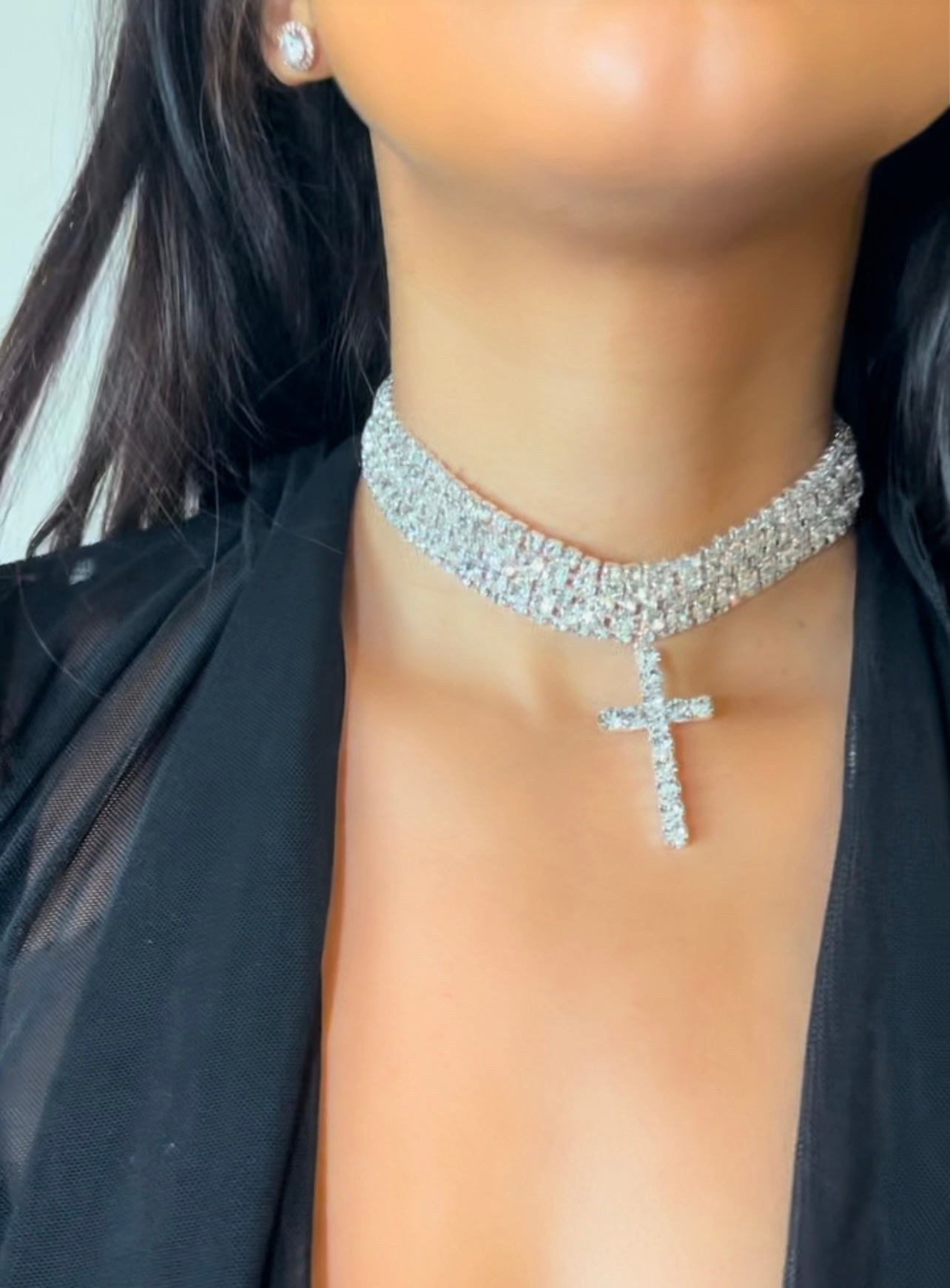 Siena cross choker