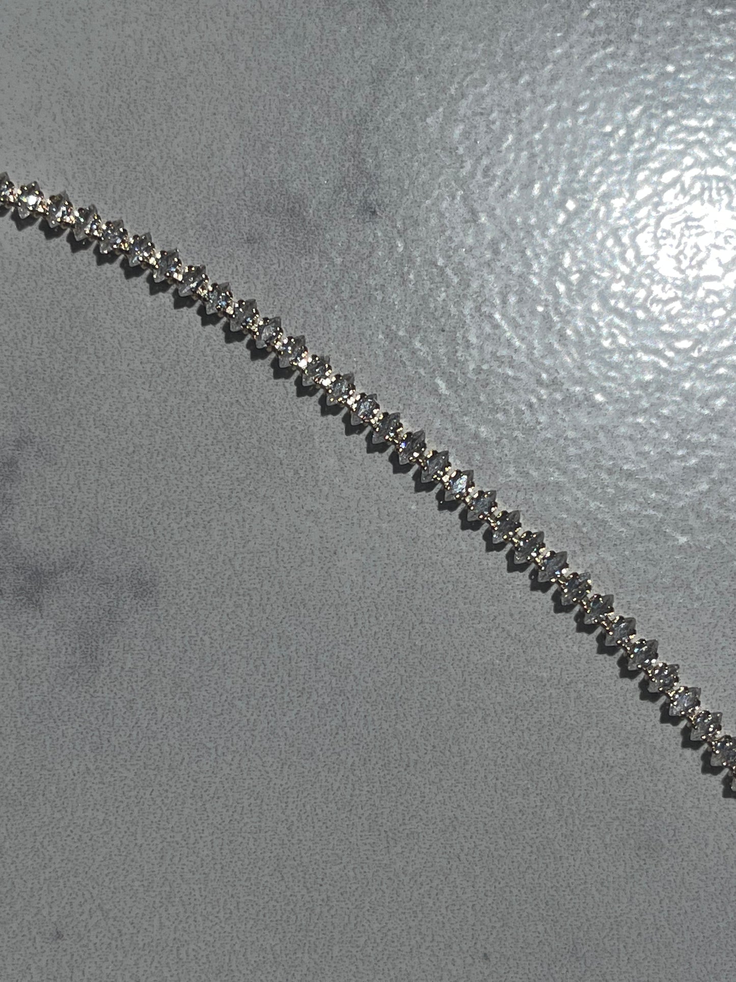 Horse eye tennis bracelet (clear)